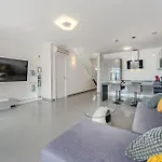 Townhouse Near The Ocean * אדחה