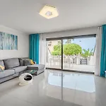 Townhouse Near The Ocean דירה