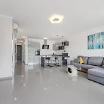 Townhouse Near The Ocean דירה *