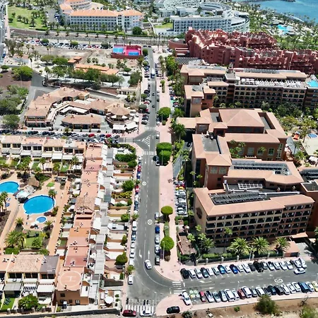 Townhouse Near The Ocean דירה