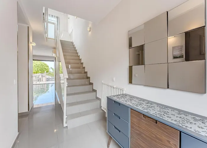 Townhouse Near The Ocean Апартаменты Адехе